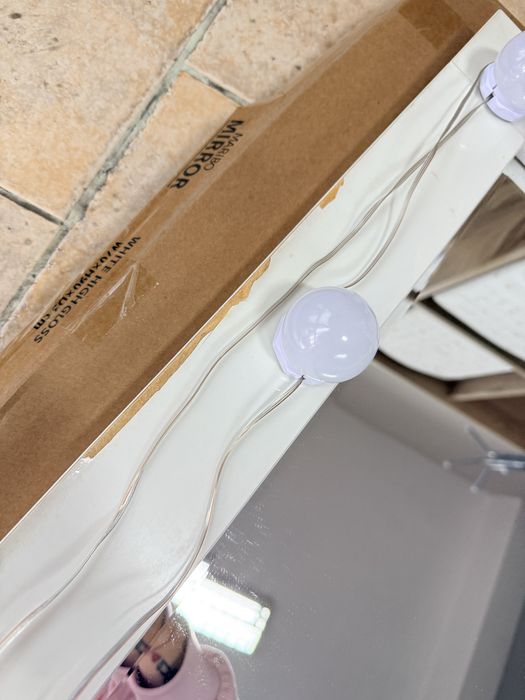 Огледало с лед лампи