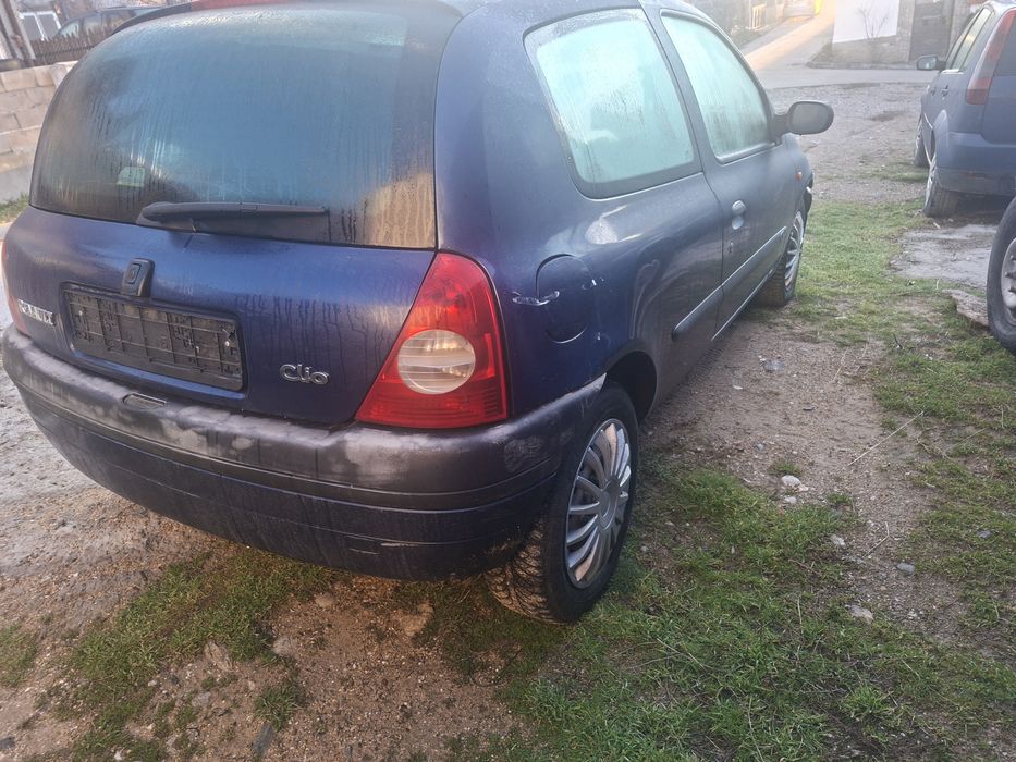Рено Клио 1.2 бензин 2000г.
