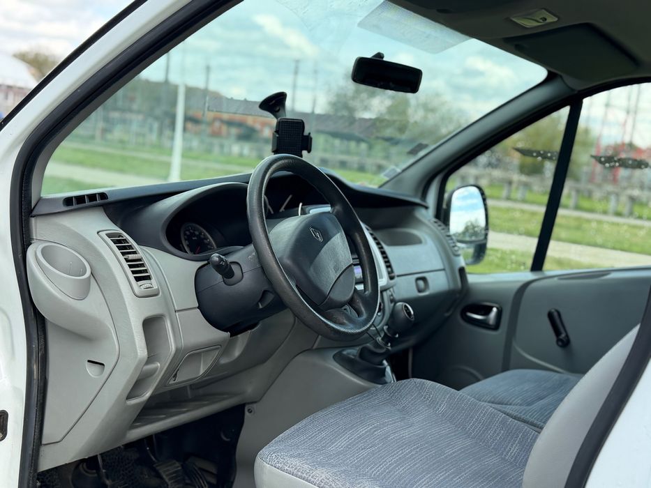Renault trafic 2.0Dci 115cp 9 locuri