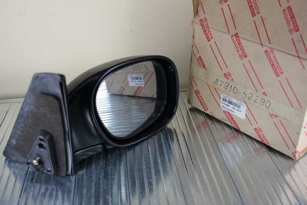 Оригинално дясно огледало Toyota Rav4