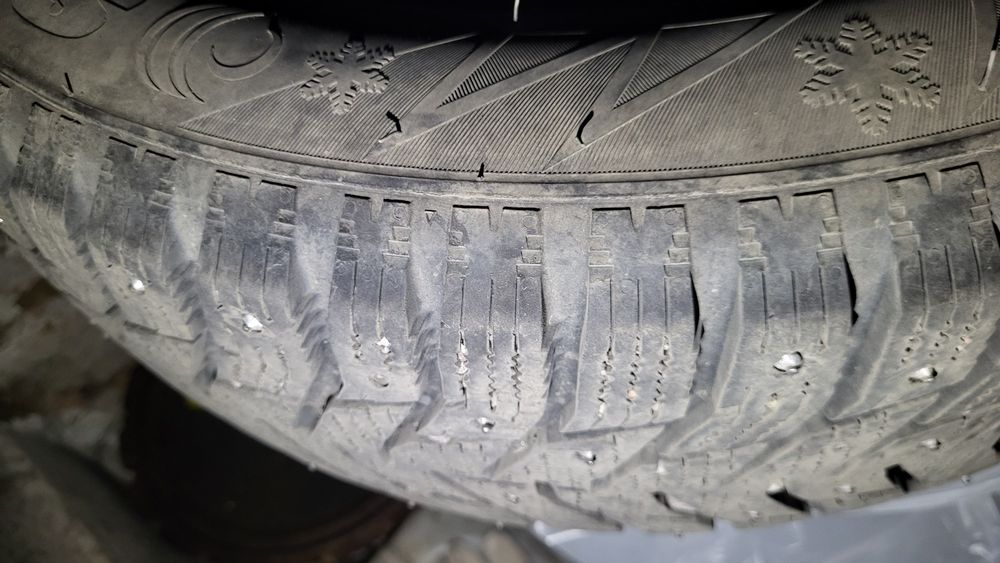 Продам резину Sailun Ice Blazer R15 с шипами