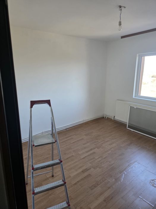 Vand Apartament 2 camere  decomandat