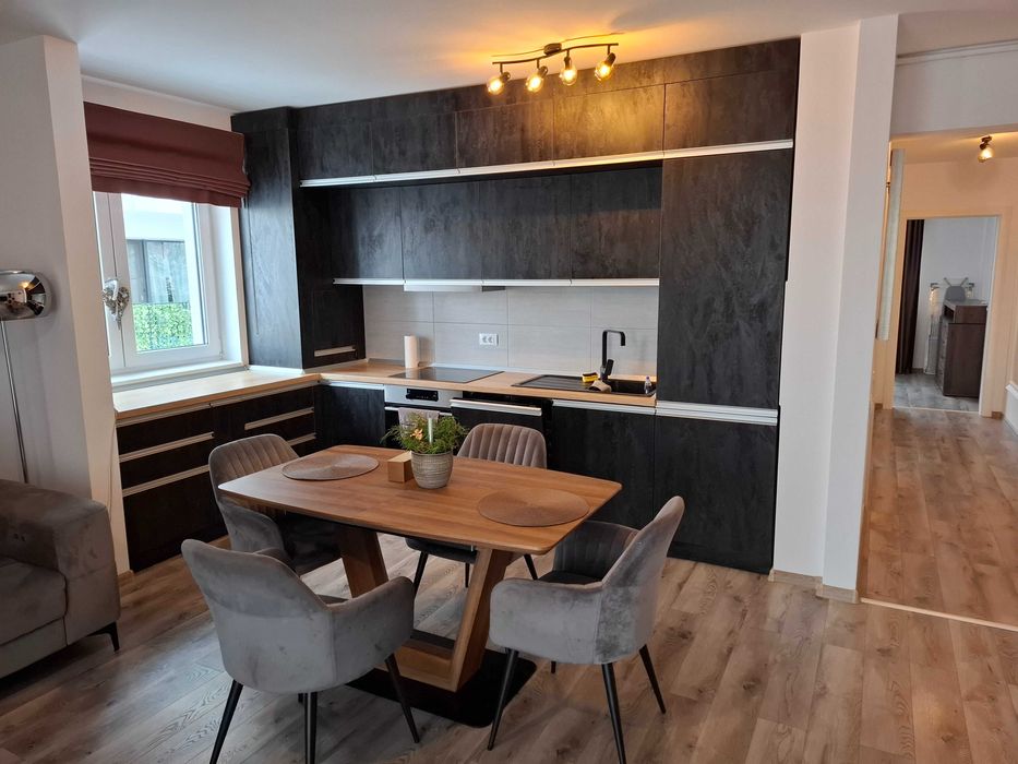 Apartament 3 camere de inchiriat Comfort Residence 1