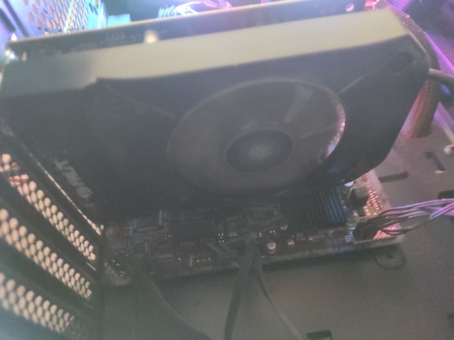 Продам Palit Storm X GeForce Gtx 1050ti 4gb