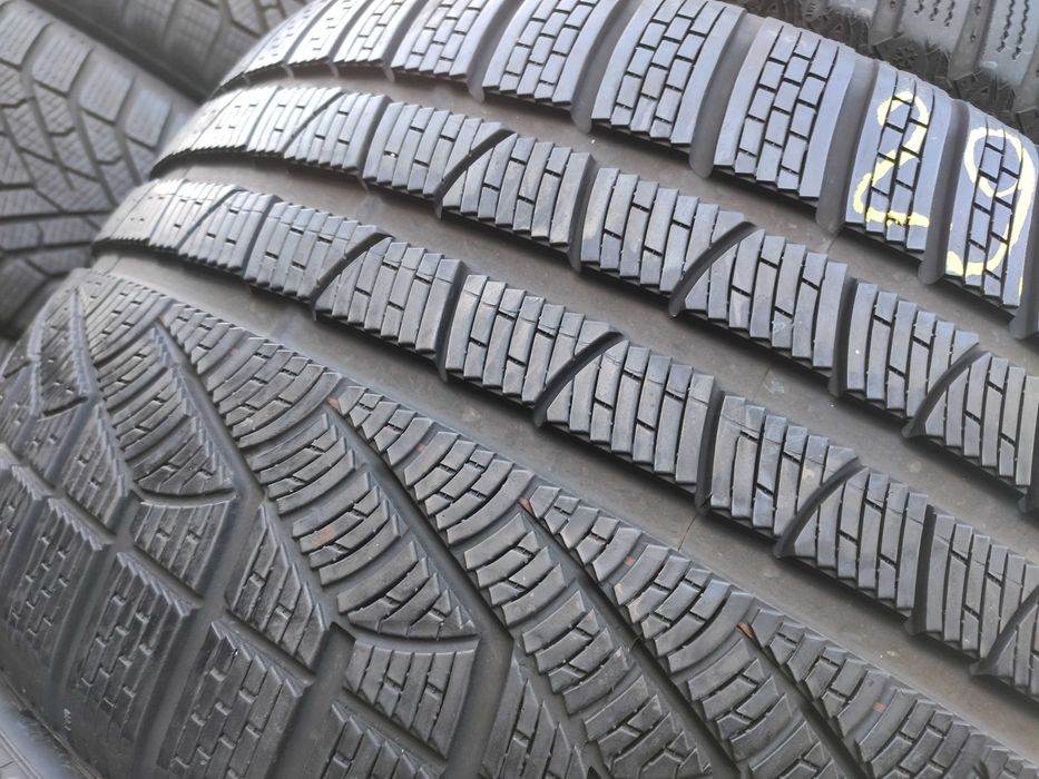 2бр Зимни гуми 295 30 20 - Pirelli -