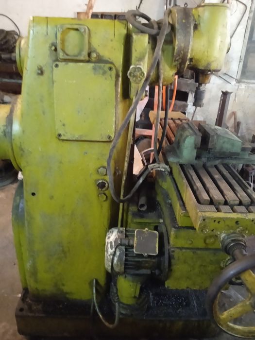 Универсална фреза