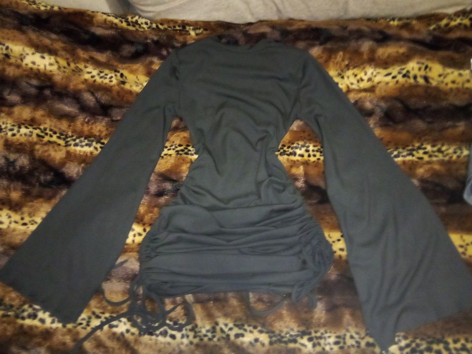 Новая одежда, одевала 1-2 раза