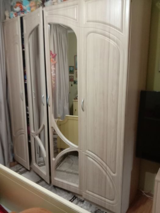 Продам спальный гарнитур