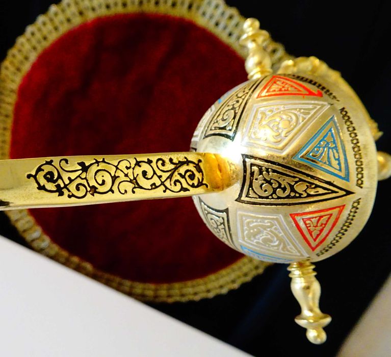 Toledo,нож за писма 28 см.,с позлата и кания.