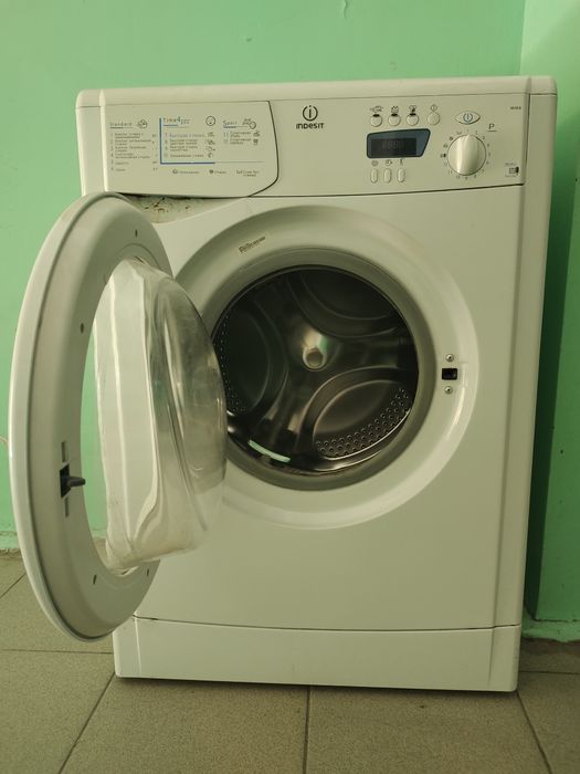 Стиральная машина indesit