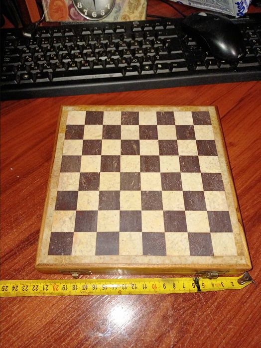 Продам шахматы камень дерево