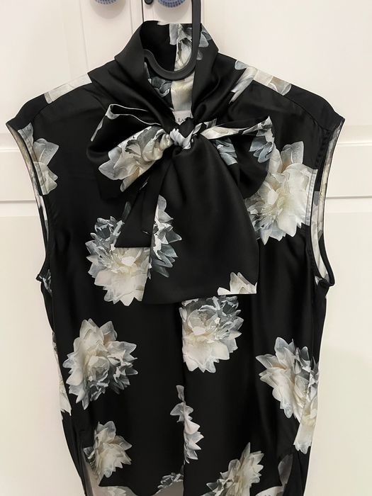 Vand bluza dama Intrend part of Max Mara noua