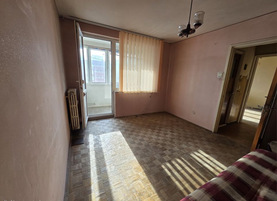 Proprietar, vând 2 camere Victoriei, etaj 7/8, lângă școala 19, vedere