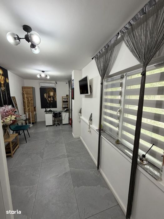 Închiriere Salon