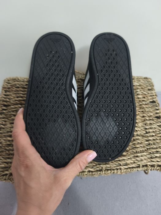 маратонки ADIDAS