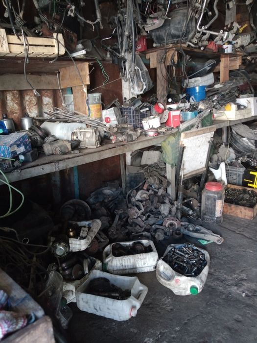 Мерседес 102 запчасти