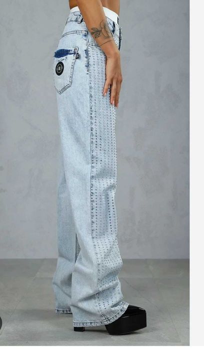 Нови дънки Pause