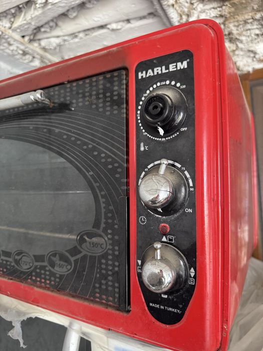 Продам печь для выпечки, требует ремонта сгорел тен верхний