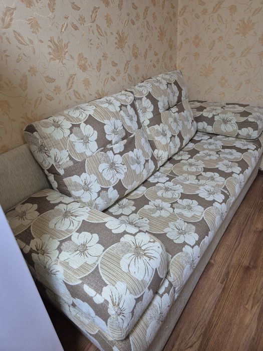 Продам диван раскладывающийся