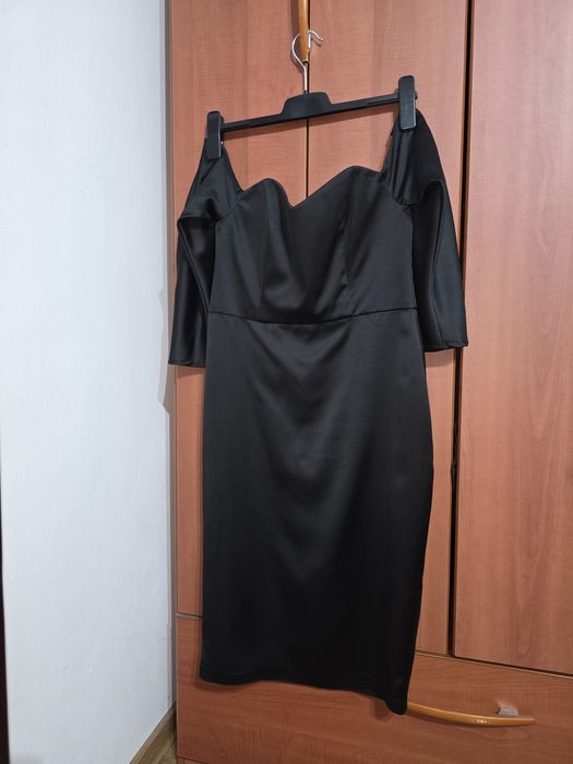 Rochie neagra din satin