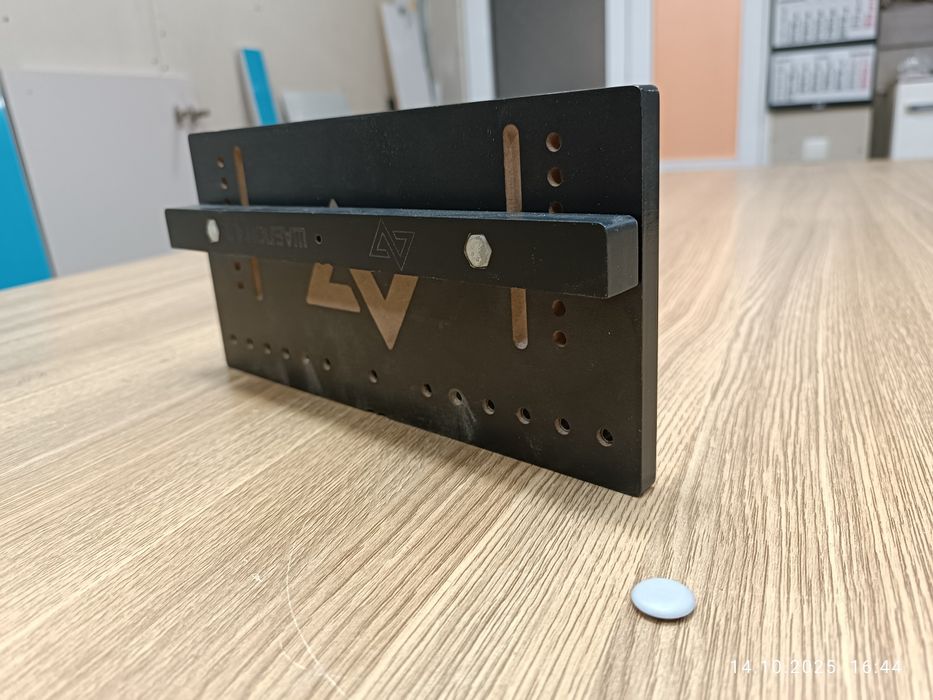 Кондуктор для ручек