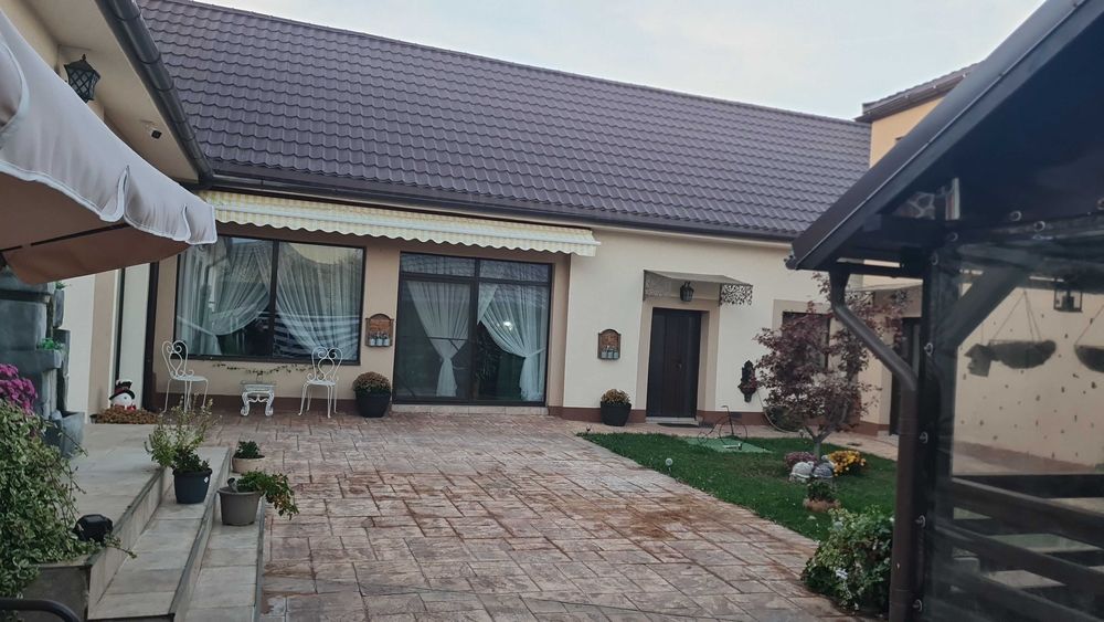 Casa renovata modern la doar 45 km de Arad