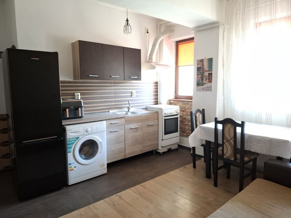Inchiriez apartament 2 camere