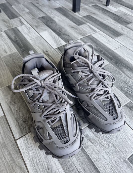 Balenciaga track gri 44