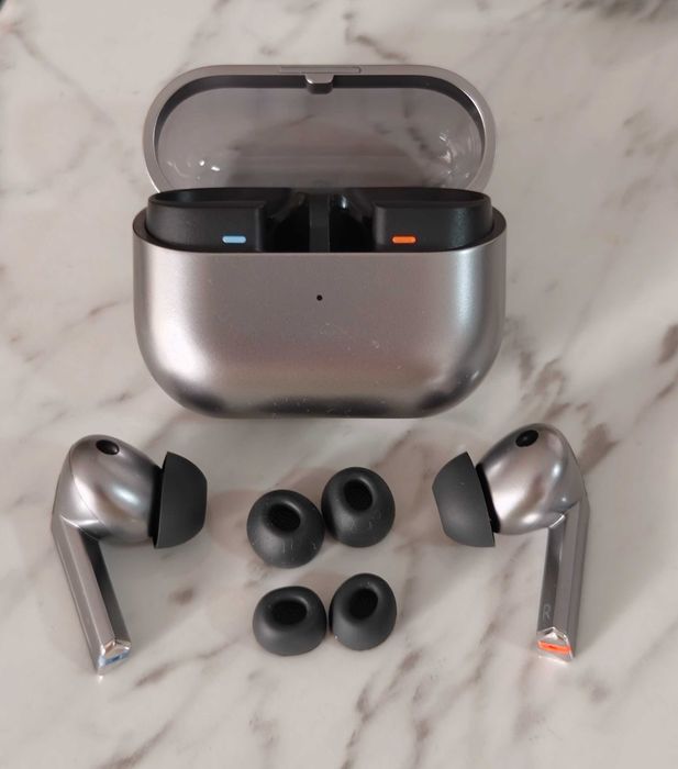 Продавам Galaxy buds 3 pro