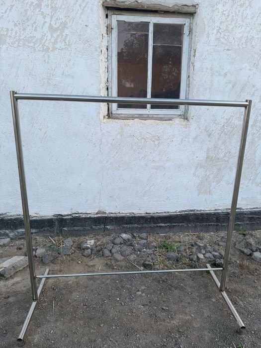 Бутик заттары сатылады,женский магазин болган!