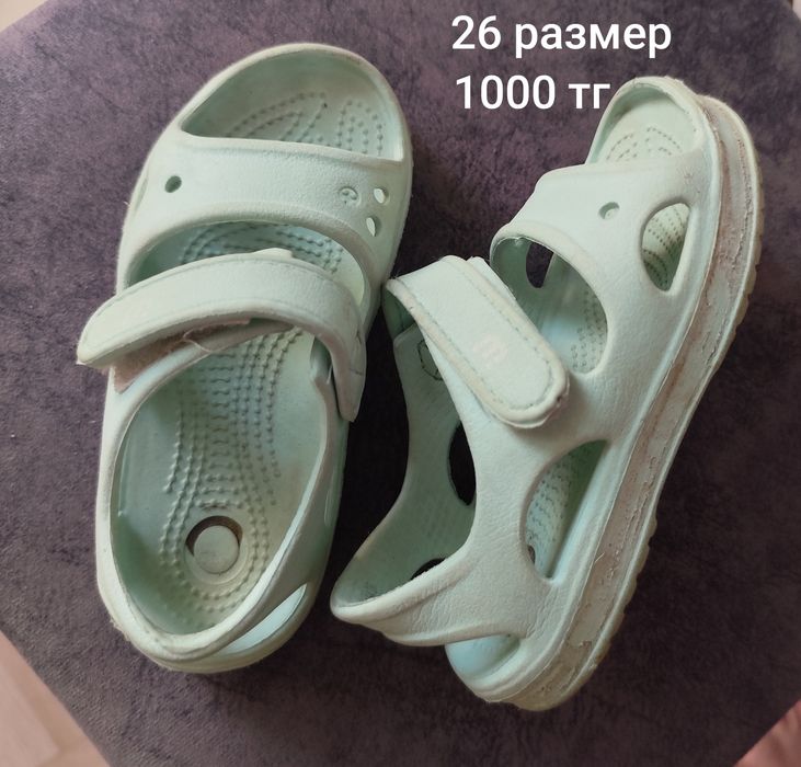 Продам детскую обувь