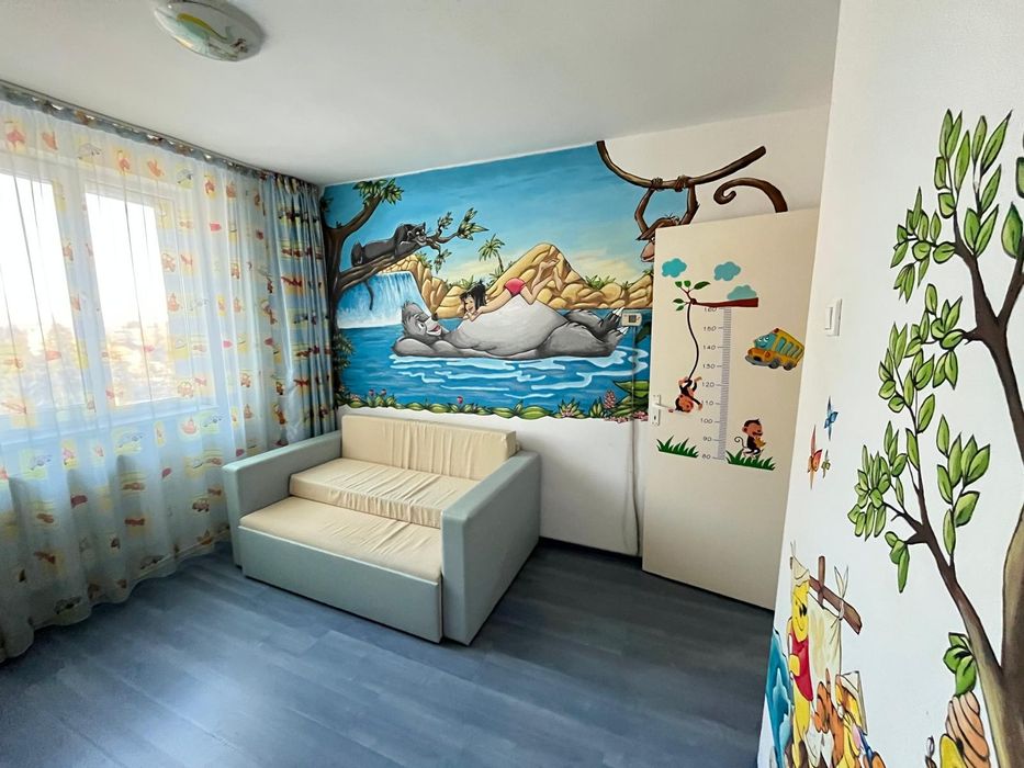 Vând apartament cu trei camere