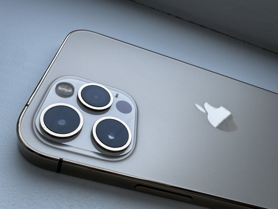 Продам iPhone 12 Pro 128 ГБ