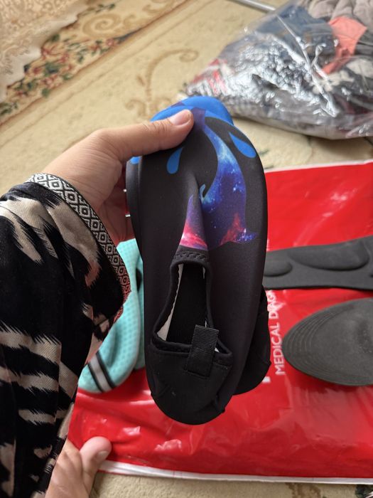 Продам аквашузы новые