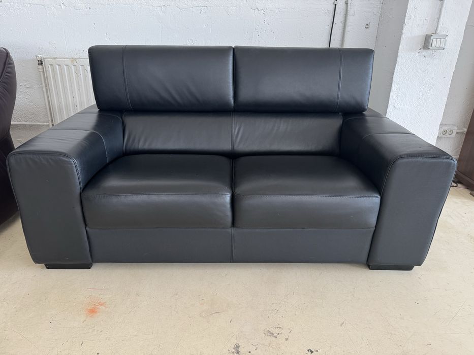 Canapea superba piele naturala in stare noua, foarte confortabila, tetiere flexibile, produs premium Olanda