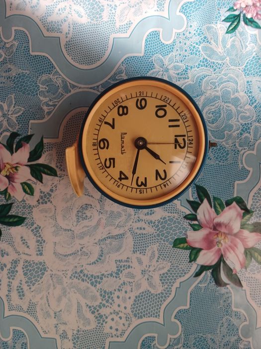 Будильник советский