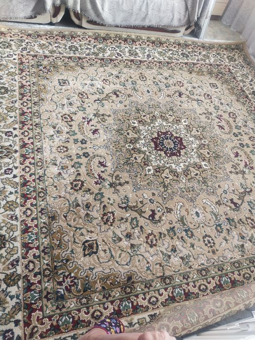 Продам ковер в отличном состоянии