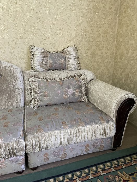 Диваны в комплекте в хорошем состояние