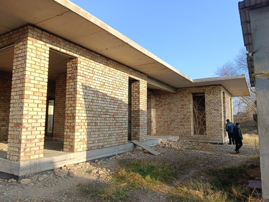 Продается не достроенный дом