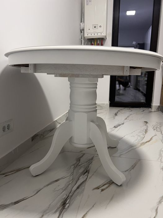 Masa alba din lemn masiv !