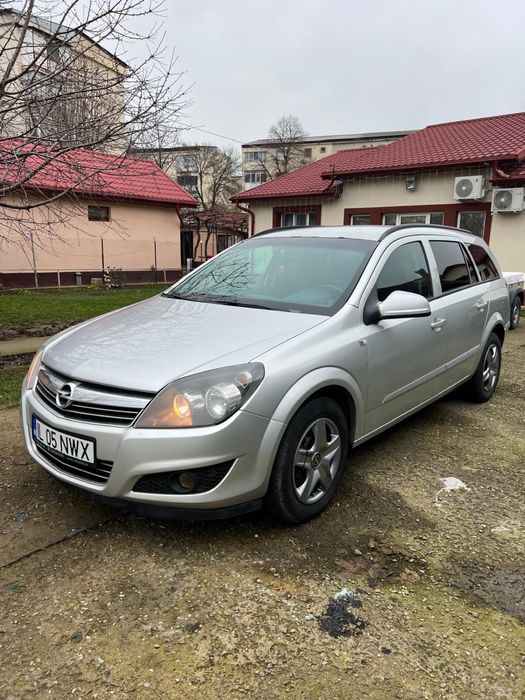 Vand Opel Astra H Facelift 1.7 CDTI, 2013 Euro 5 schimb cu Iphone 17