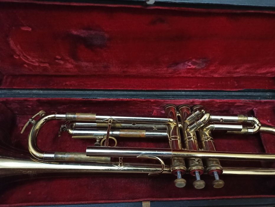 Продавам тромпет