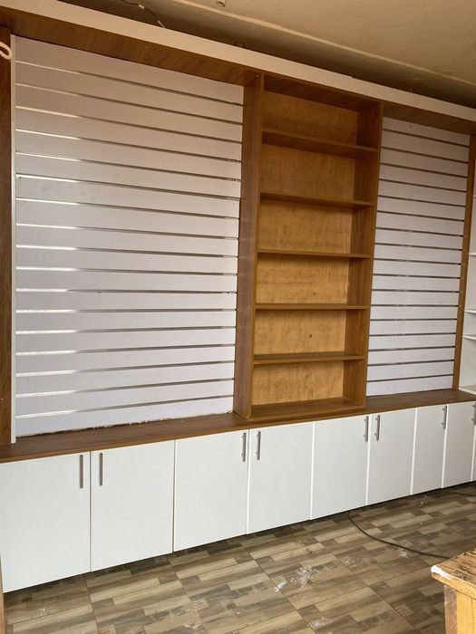 Витрина стеллаж полка магазин аптека