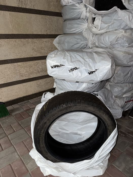 Зимние шины 235/45