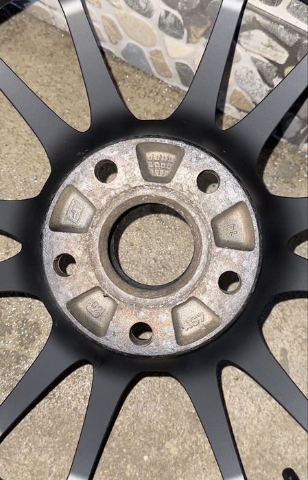 OZ Ultraleggera R17 8J 5x112