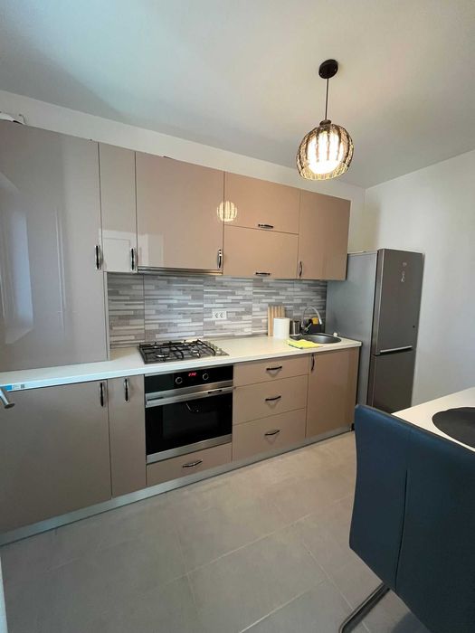 Apartament de închiriat, Zona ESO/Profi Giroc, limita cu Timișoara. Apartamentul este disponibil incepand cu data de 1 octombrie.