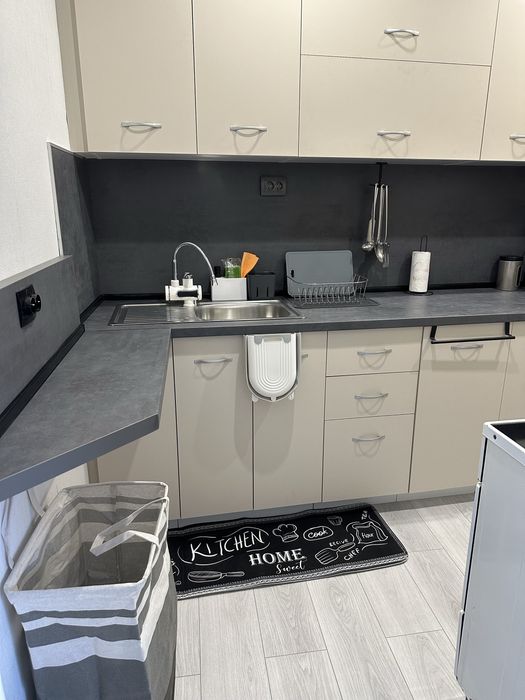 Дава се под наем Тристаен апартамент в Ямбол, Център - 105 кв.м за 382.5 € - Снимка #5