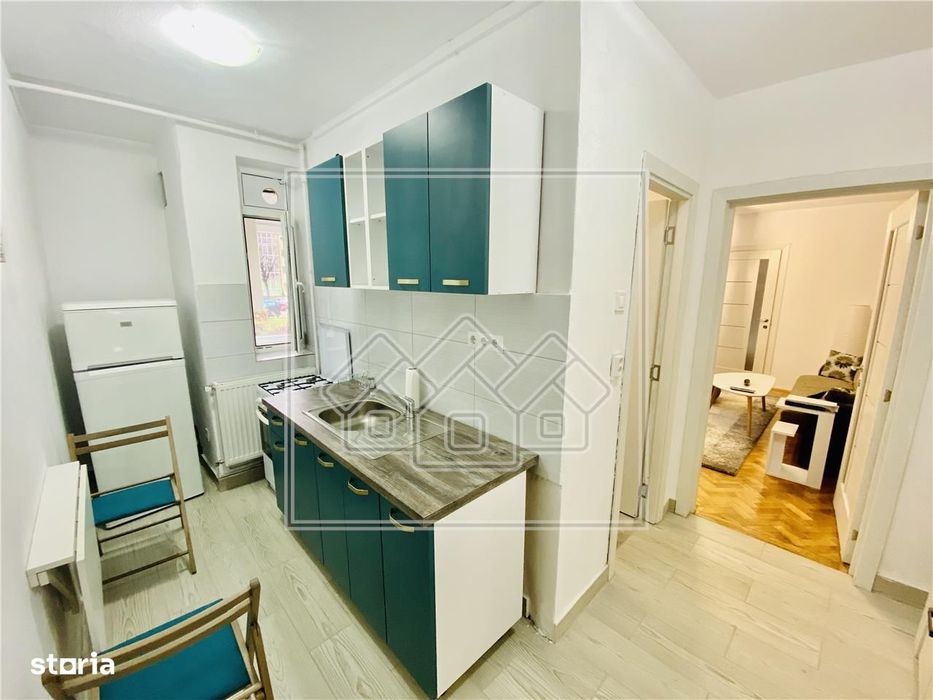 Ap. renovat, cu 2 camere si balcon, Zona Cedonia