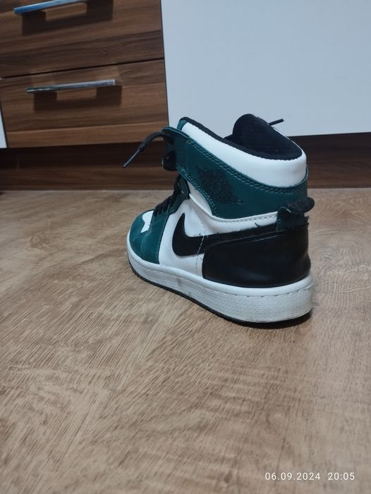 Jordan 1 retro green