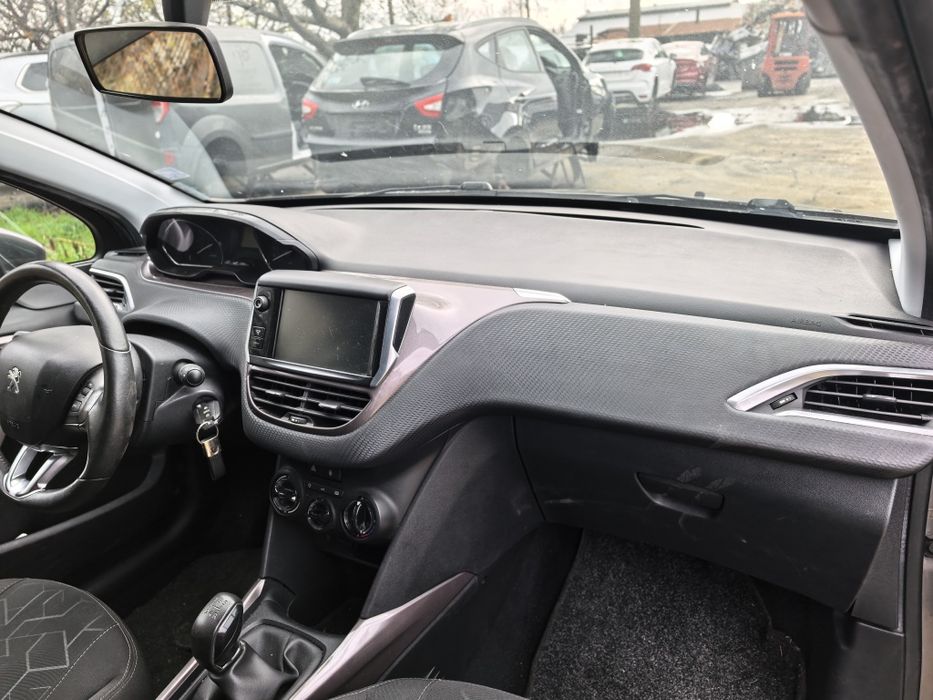 Арматурно табло за Peugeot/Пежо 208/2008